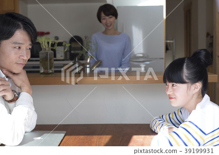 三個家庭 39199931