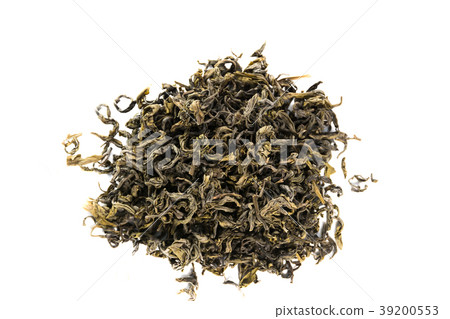 dry tea leaves on white background.top view 39200553