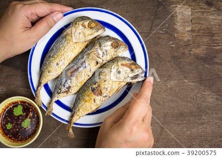 Fried mackerel in plate Fried mackerel in plate 39200575