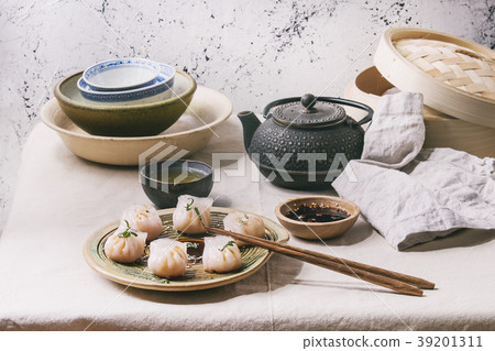 Asian steam dumplings Asian steam dumplings 39201311
