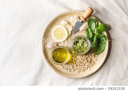 Basil pesto sauce Basil pesto sauce 39201330