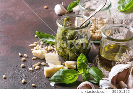 Basil pesto sauce Basil pesto sauce 39201365