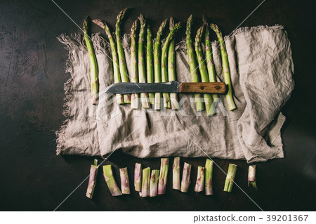 Young Green asparagus Young Green asparagus 39201367