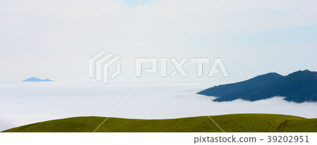 Mountain-Pyrenees-Sea Cloud Mountain-Pyrenees-Sea Cloud 39202951