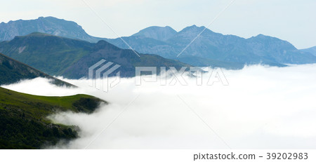 Mountain-Pyrenees-Sea Cloud Mountain-Pyrenees-Sea Cloud 39202983