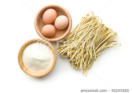 Italian pasta tagliolini with truffles. Italian pasta tagliolini with truffles. 39205880