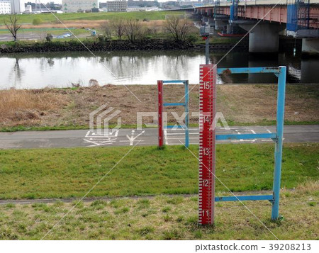 Arakawa Sasame橋下高水流觀測樁 Arakawa Sasame橋下高水流觀測樁 39208213