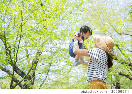 Parent and child Parent and child 39209974