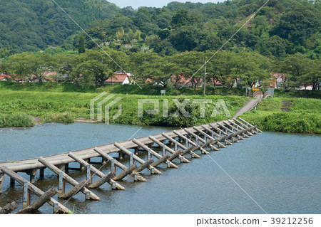 Submersible bridge over the Yoi River in Kiyoshi Town, Yunnan City, Shimane Prefecture Submersible bridge over the Yoi River in Kiyoshi Town, Yunnan City, Shimane Prefecture 39212256