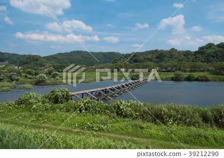 Submersible bridge over the Yoi River in Kiyoshi Town, Yunnan City, Shimane Prefecture Submersible bridge over the Yoi River in Kiyoshi Town, Yunnan City, Shimane Prefecture 39212290
