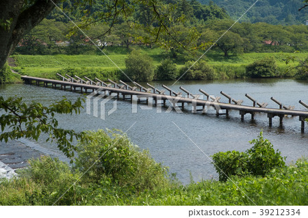 Submersible bridge over the Yoi River in Kiyoshi Town, Yunnan City, Shimane Prefecture 39212334
