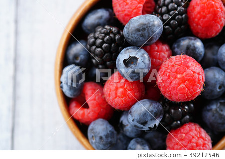 藍莓，覆盆子和黑莓 39212546