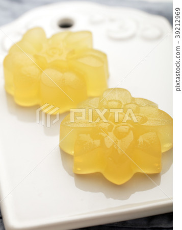 Agar agar citrus jelly dessert Agar agar citrus jelly dessert 39212969
