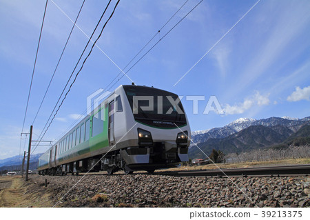 Oito Line Spring in the northern Alps Oito Line Spring in the northern Alps 39213375