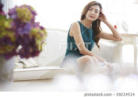 Female beauty image 39214514