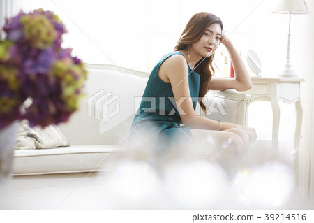Female beauty image 39214516
