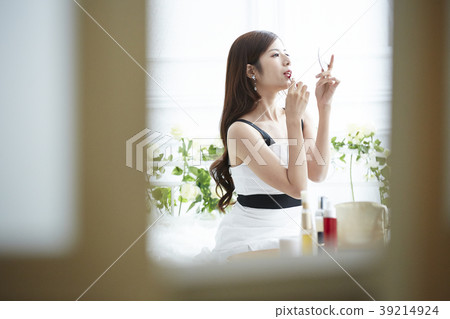 女性化妝美容 女性化妝美容 39214924