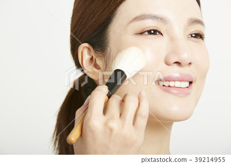 Women Beauty Series Makeup 39214955