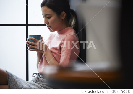 Woman relax Woman relax 39215098