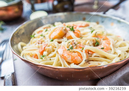 Italian pasta fettuccine 39216239