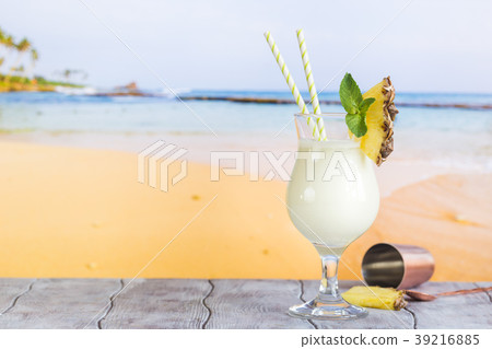 Cold pina colada cocktail 39216885