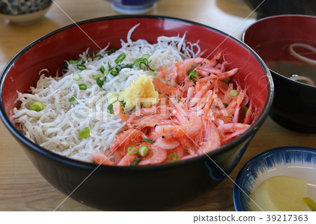 Sakura prawns and sweet potato scallops Sakura prawns and sweet potato scallops 39217363