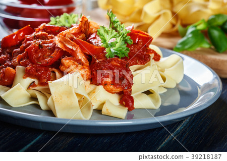 Pappardelle pasta with shrimp, tomatoes and herbs Pappardelle pasta with shrimp, tomatoes and herbs 39218187