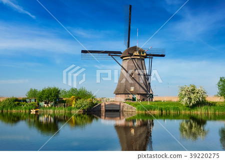 Windmills at Kinderdijk in Holland. Netherlands Windmills at Kinderdijk in Holland. Netherlands 39220275