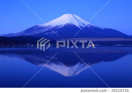 Mt. Fuji at dawn 39220726