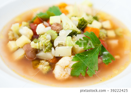 Italian Minestrone soup 39222425