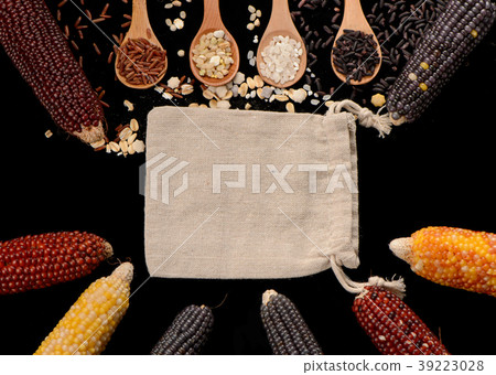 Grain Five grains Sesame material Black rice White rice Red rice Spicy rice Hot tea spoon Azabu bag Kome Mixed Raw Rice 39223028