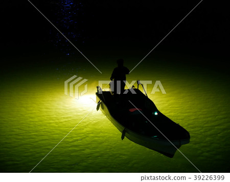 Shirasu eel fishing of Yoshino River Shirasu eel fishing of Yoshino River 39226399