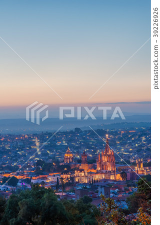 聖米格爾德阿連德黃昏時分 聖米格爾德阿連德黃昏時分 39226926