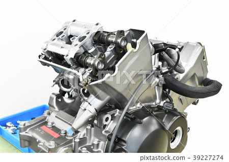 Maintenance of V-type motorcycle engine 39227274