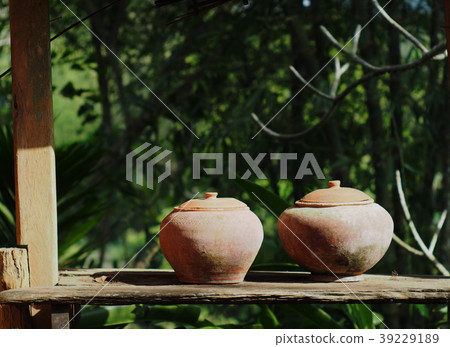vintage retro traditional handmade earthenware pot vintage retro traditional handmade earthenware pot 39229189