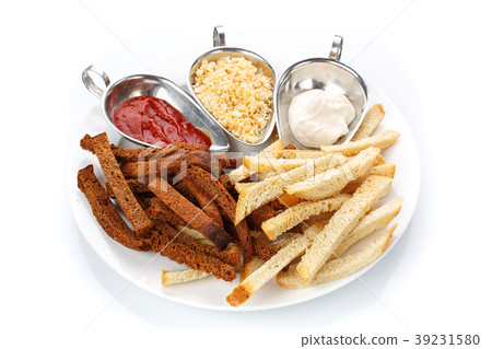 Croutons with two kinds of sauce and cheese 39231580