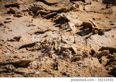 Chott el Djerid (biggest salt lake in north africa Chott el Djerid (biggest salt lake in north africa 39232916