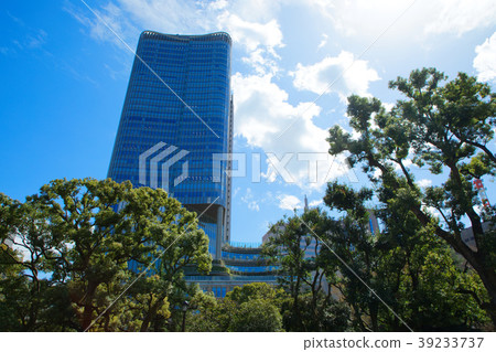 東京中城日比谷和年輕人留下新鮮的綠色 東京中城日比谷和年輕人留下新鮮的綠色 39233737