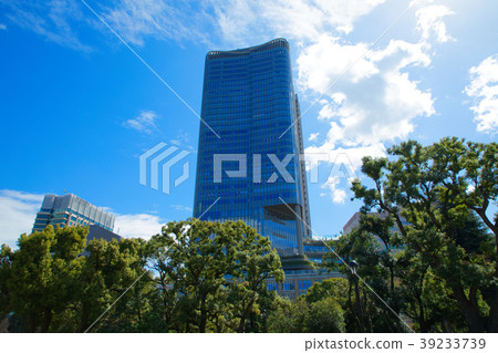 東京中城日比谷和年輕人留下新鮮的綠色 東京中城日比谷和年輕人留下新鮮的綠色 39233739