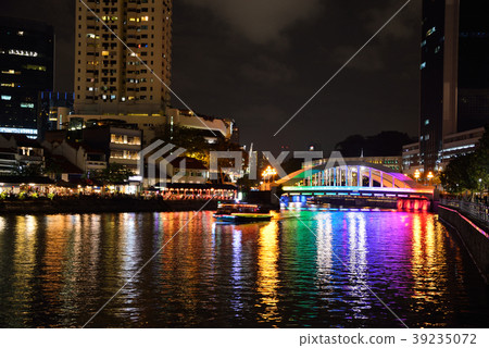 Singapore night view 39235072