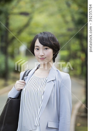 Business Woman · Outdoor Business Woman · Outdoor 39235764