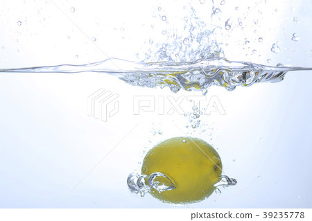 Lemon  39235778