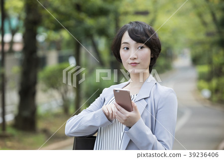 女商人·室外 39236406