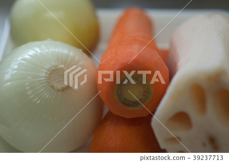 Root vegetables 39237713