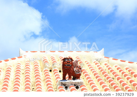 竹富島琉球紅瓦和Shisa 竹富島琉球紅瓦和Shisa 39237929