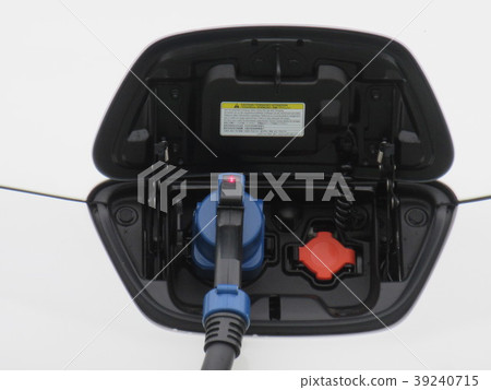 Electric vehicle under power reception 39240715