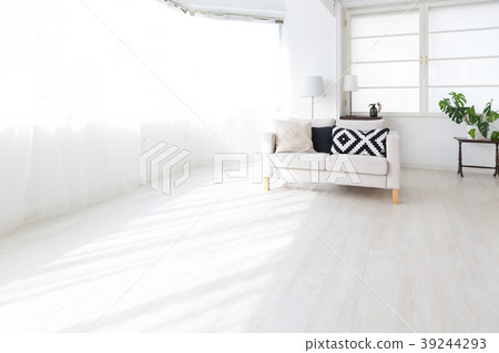 Bright living room 39244293