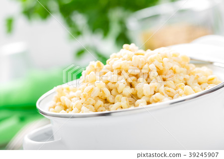 Bulgur wheat. Boiled bulgur cereal Bulgur wheat. Boiled bulgur cereal 39245907