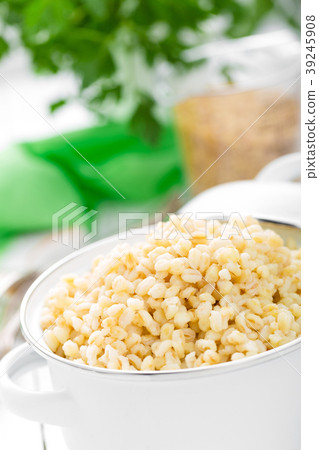 Bulgur wheat. Boiled bulgur cereal Bulgur wheat. Boiled bulgur cereal 39245908