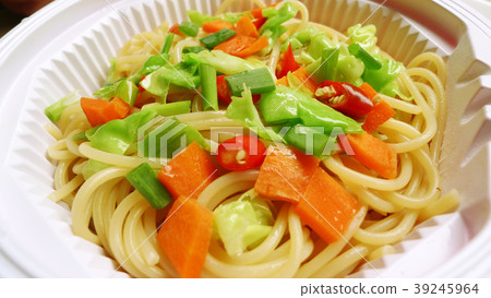 Quick food noodles, bubble noodles, convenient noodles, instant noodles, bowl noodles, Instant noodles 39245964